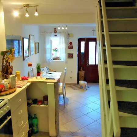 Lovely Holiday House In