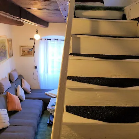 Lovely Holiday House In Casa de Férias