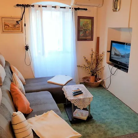 Lovely Holiday House In *