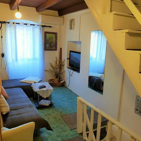 Lovely Holiday House In Medulin